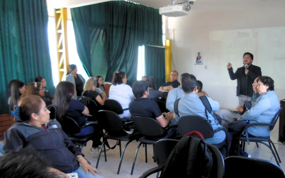 Docentes se capacitan en estrategias de Lectura